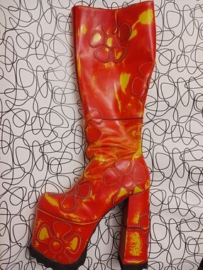 Luichiny Orange And Yellow Flames And Flowers Retro Platform Knee-High Boots.